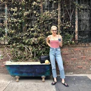 Meet your Posher, Danielle